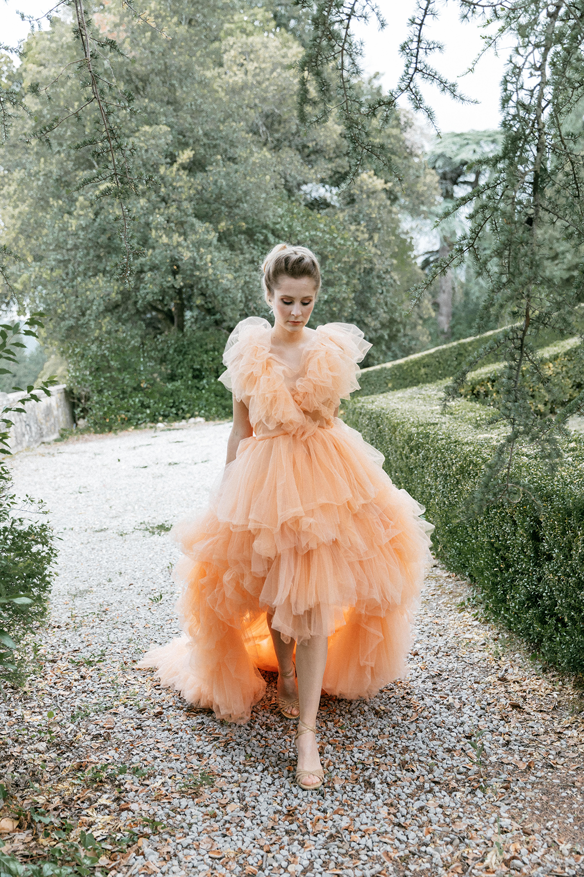 Inspiración para una boda italiana con un vestido de novia de tul melocotón - Editoriale Tenuta Bossi - Santucci Photo - Bridal Reflections 30