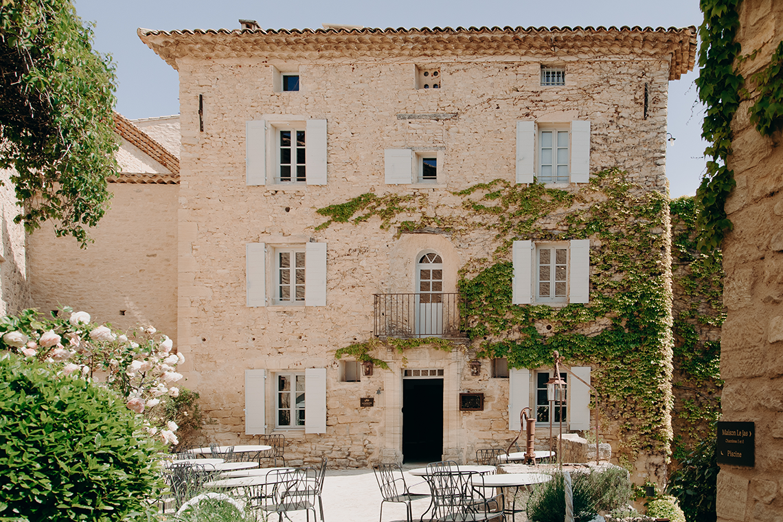 James Bond Wedding Inspiration in the South of France – WEP in Provence – Elise Morgan – Hotel Crillon Le Brave 1