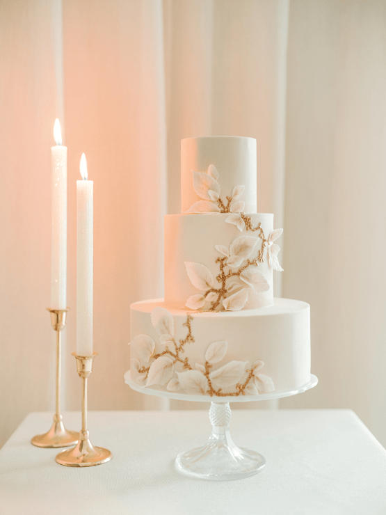 Snowy Winter Wonderland Wedding Inspiration – The Little Nell – Amanda Crean – Greenwood Events – Bridal Musings 30