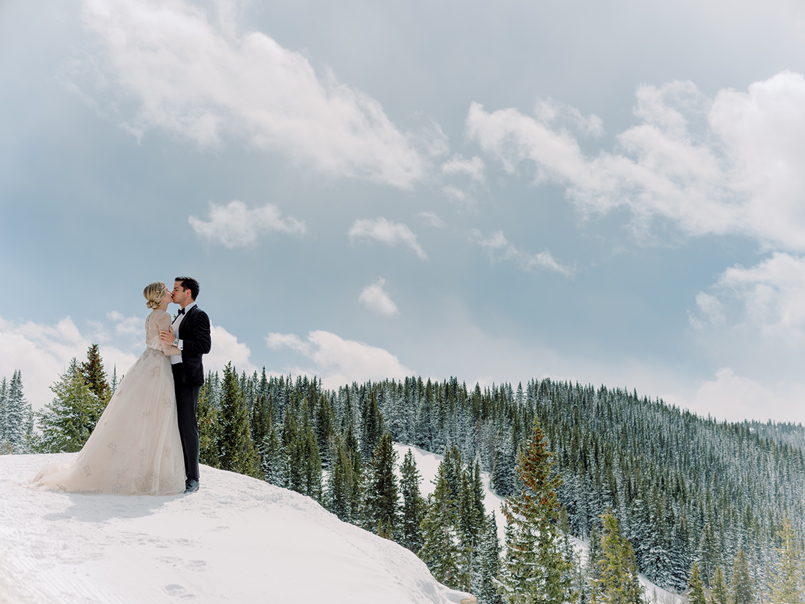 Snowy Winter Wonderland Wedding Inspiration – The Little Nell – Amanda Crean – Greenwood Events – Bridal Musings 38