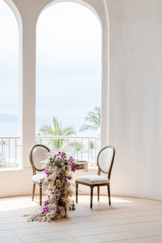 Inspiración para bodas en colores pastel en Fairmont Kea Lani en Maui - Una boda de orquídeas blancas - Stephanie Lynn - Millia London - La risa nupcial 12