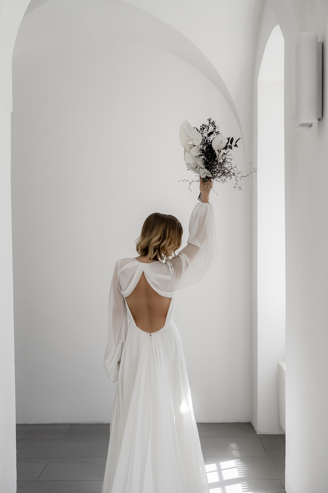 Swiss Modern Minimalistic Wedding Inspiration – Two Souls – Claudia Fellino – Murashka Bridal – Bridal Musings 17