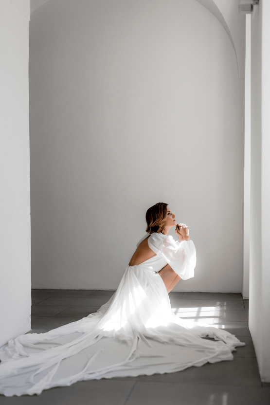 Swiss Modern Minimalistic Wedding Inspiration – Two Souls – Claudia Fellino – Murashka Bridal – Bridal Musings 19