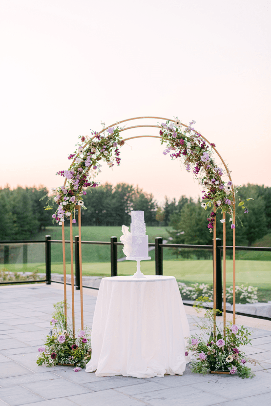 Inspiración para bodas en lavanda y lila púrpura con centros de mesa creativos - Foto de Alina Elvins 51