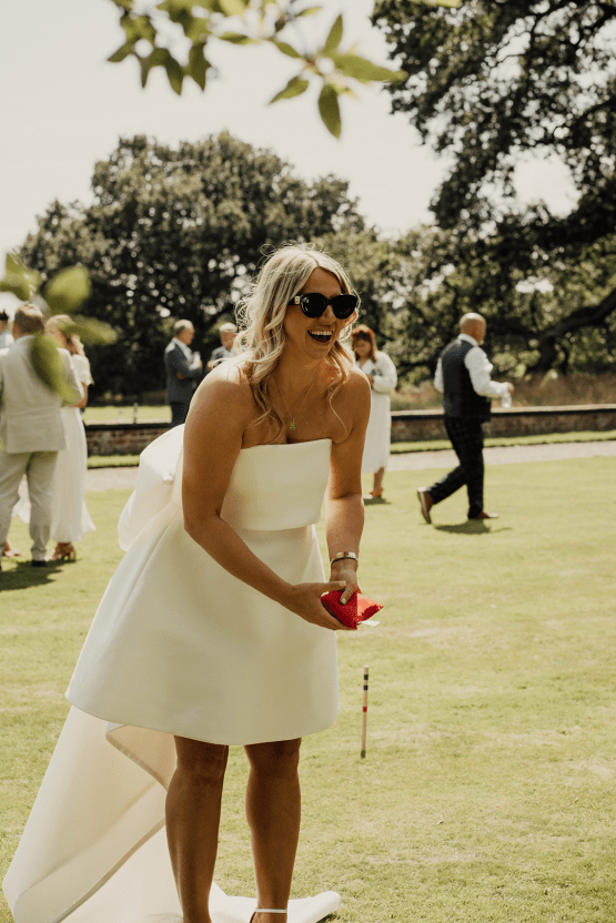 Elegante vestido de novia corto para boda británica - Emma Wilkinson - Bridal Musings 25