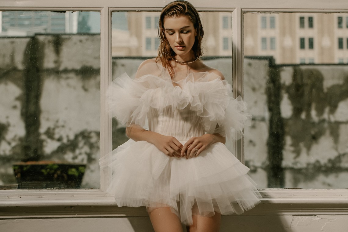 Las mejores tendencias de vestidos de novia de 2022 - OM Couture - Britney Gill Photography - Bridal Musings 1