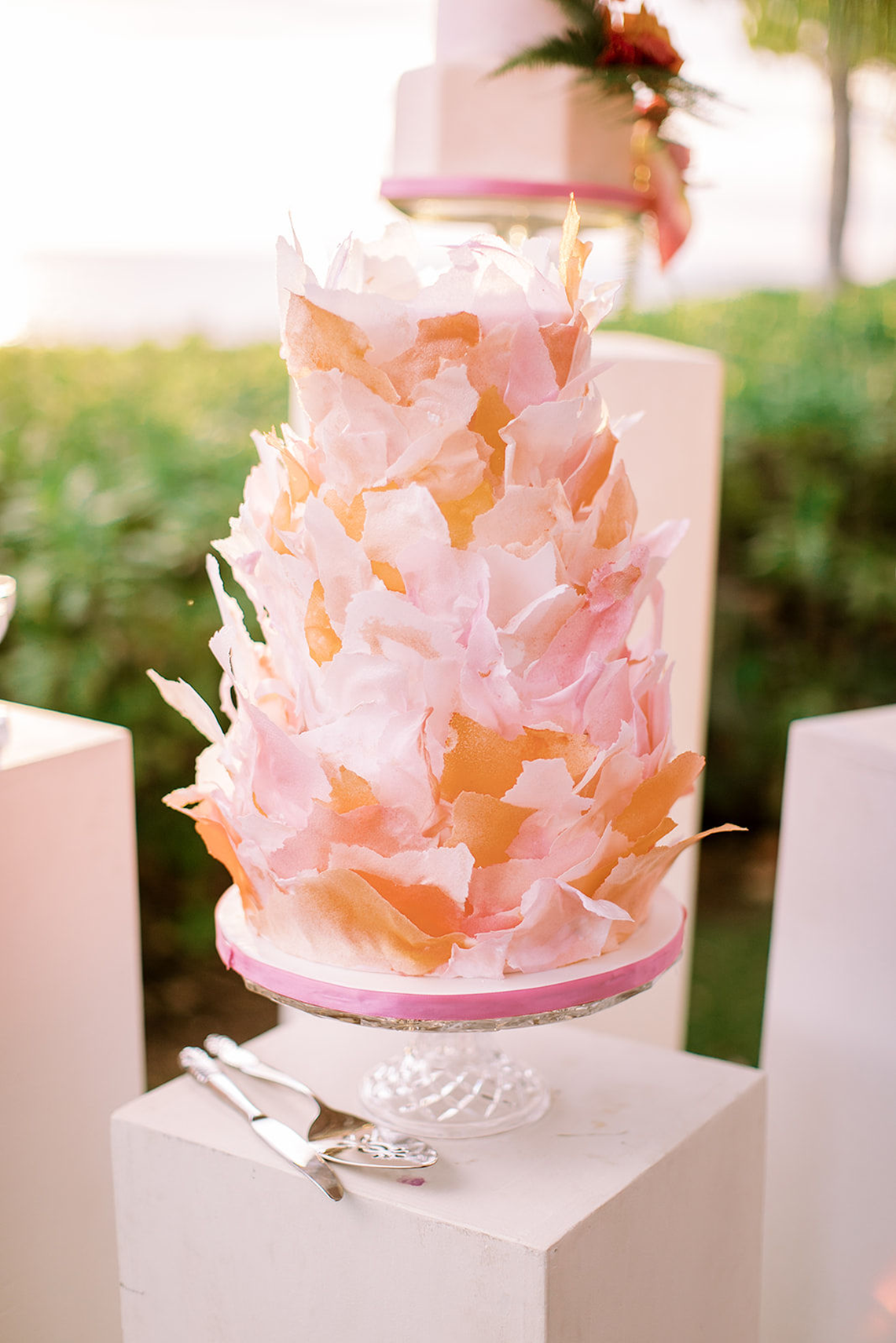 Coral Wedding Inspiration in Hawaii – AnnaB Events – Alice Ahn – Bridal Musings 32