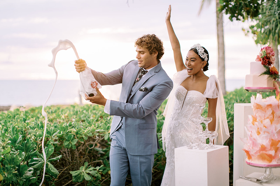 Coral Wedding Inspiration in Hawaii – AnnaB Events – Alice Ahn – Bridal Musings 53