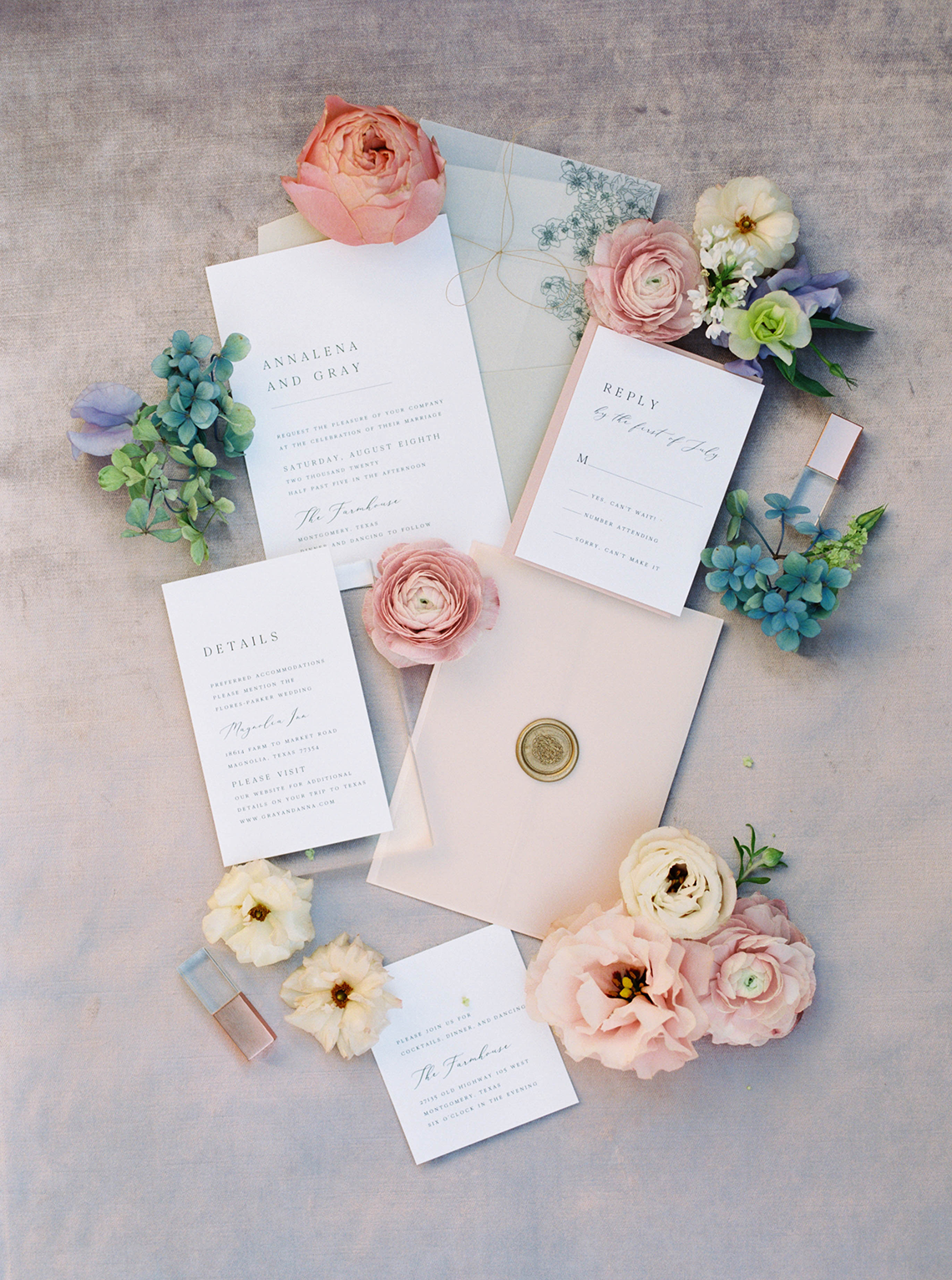 How to Incorporate Pantone Color of the Year Very Peri into Your Wedding 2022 – Bridal Musings – iamlatreuo photo – Wild and Behold Florals 27