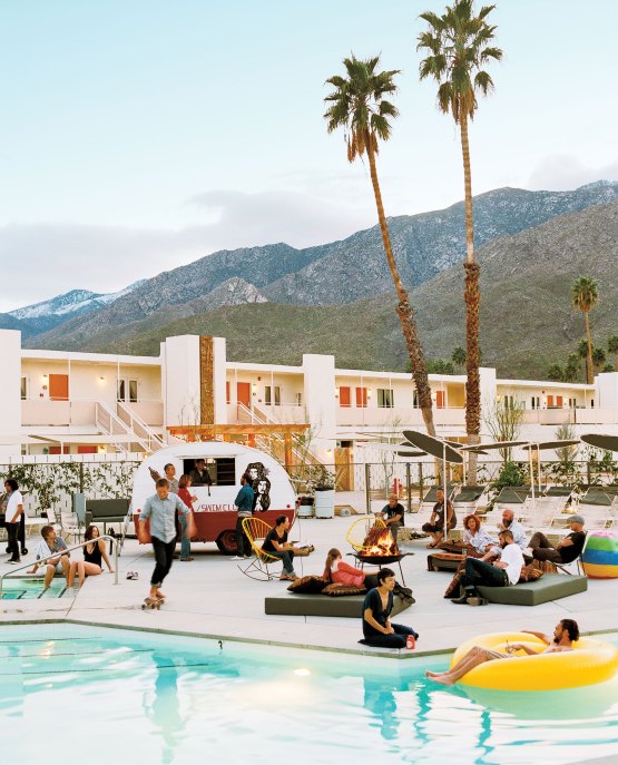 Ace Hotel and Swim Club Palm Springs - Los 50 mejores destinos de luna de miel del mundo 2022 - Pensamientos para bodas