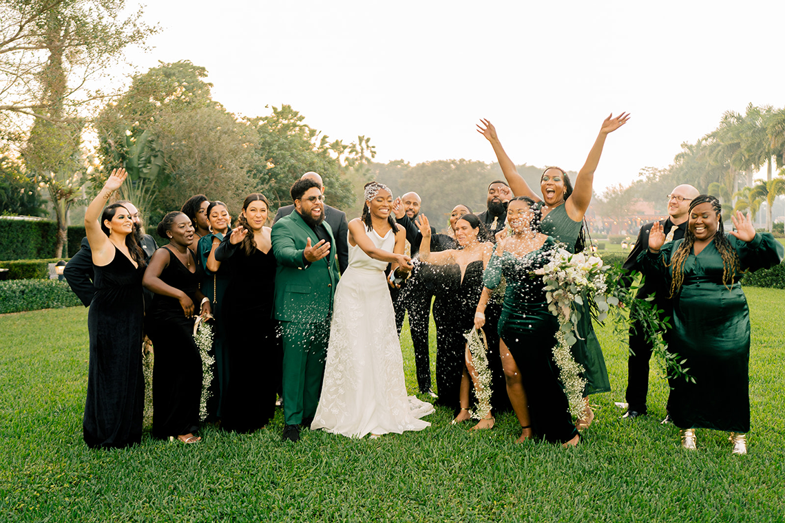 Glamorous Thalatta Summer Miami Wedding - Fotografía Donna Irene - Vestido de novia A La Robe - Reflexiones nupciales 8