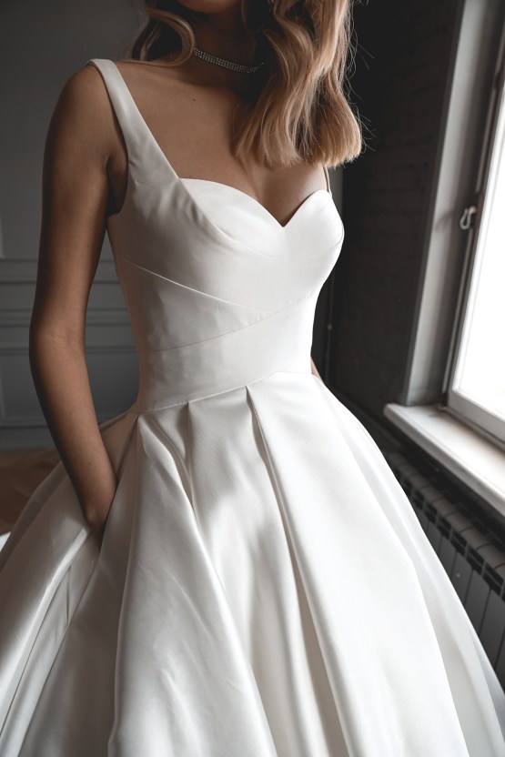 Olivia Bottega Lightweight Comfortable Romantic Wedding Dresses 2022 – Bridal Musings – Classic Mikado Ball Gown Priscilla – 3