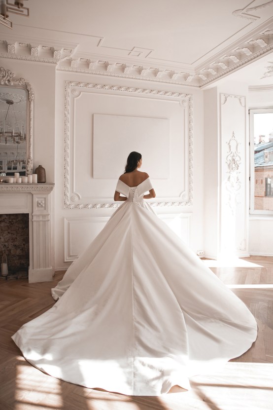 Olivia Bottega Lightweight Comfortable Romantic Wedding Dresses 2022 – Bridal Musings – Mikado Off-The-Shoulder Wedding Dress Jacqueline With Detachable Skirt – 6