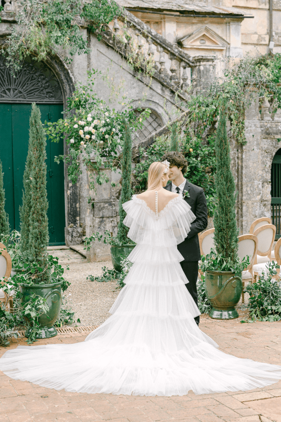 Villa Cetinale Italian Wedding Inspiration Featuring Lemon Decor and Ruffled Wedding Dress – Redamancy Photo and Film – AMV Weddings – Bridal Musings 17