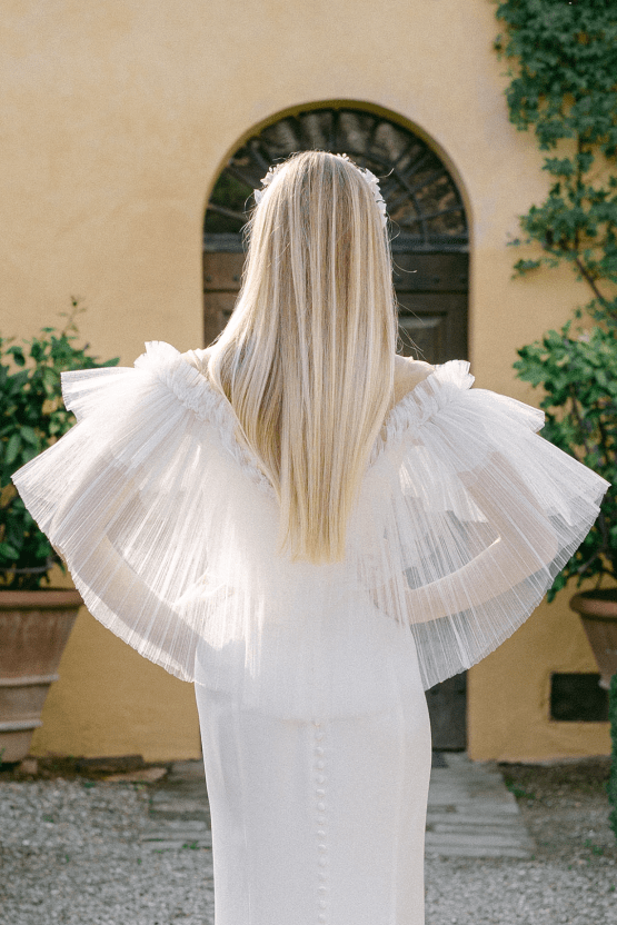 Villa Cetinale Italian Wedding Inspiration Featuring Lemon Decor and Ruffled Wedding Dress – Redamancy Photo and Film – AMV Weddings – Bridal Musings 32