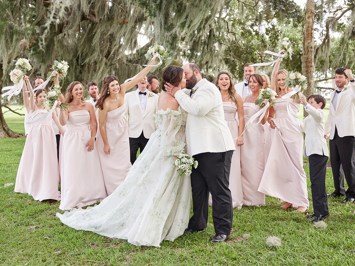 Gorgeous Southern Spring Wedding with a Green Floral Monique Lhuillier Wedding Dress – Davy Whitener Photography – Bridal Musings 2
