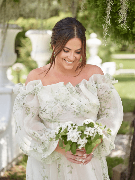 Gorgeous Southern Spring Wedding with a Green Floral Monique Lhuillier Wedding Dress – Davy Whitener Photography – Bridal Musings 21