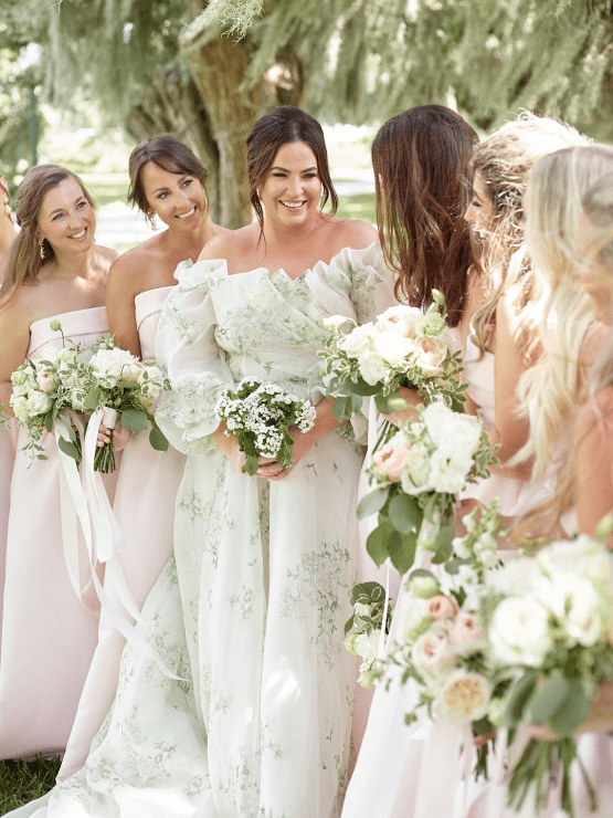 Gorgeous Southern Spring Wedding with a Green Floral Monique Lhuillier Wedding Dress – Davy Whitener Photography – Bridal Musings 31