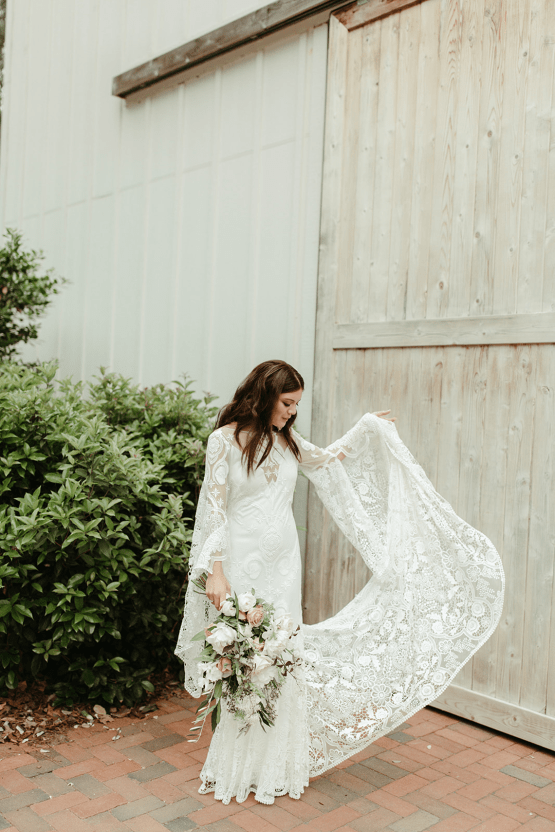 Boho Barn of Chapel Hill North Carolina Wedding – Boonetown Story – Bridal Musings 11