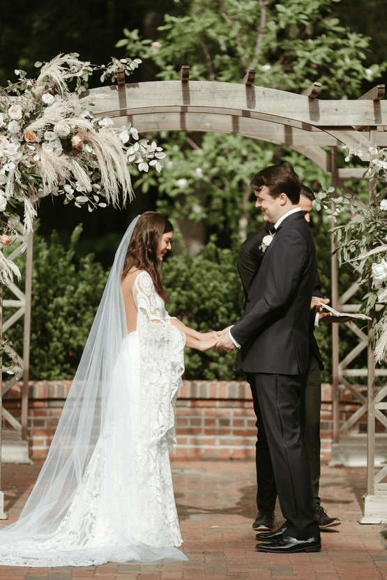 Boho Barn of Chapel Hill North Carolina Wedding – Boonetown Story – Bridal Musings 21