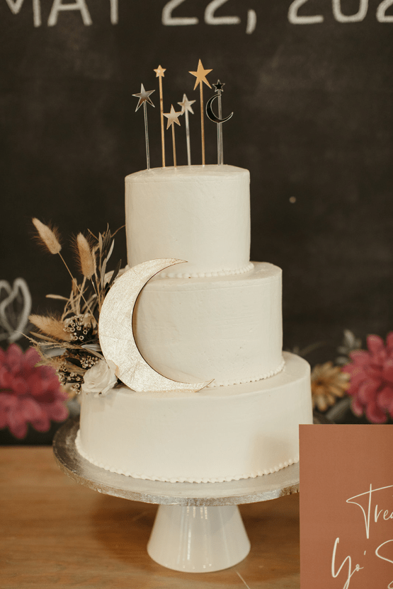 Boho Barn of Chapel Hill North Carolina Wedding – Boonetown Story – Bridal Musings 25