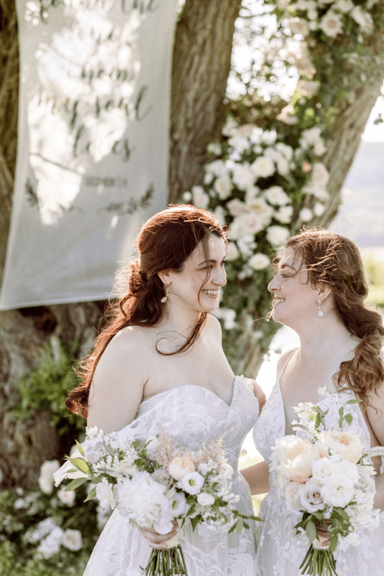 Feminine and Romantic Countryside Same Sex Micro Wedding – SBM Event Co. – YTK Photography – The Sablewood 12