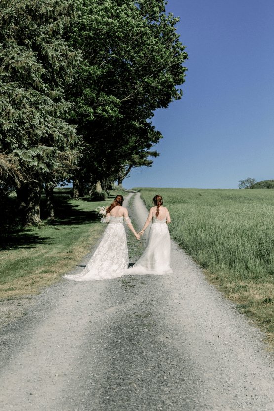Feminine and Romantic Countryside Same Sex Micro Wedding – SBM Event Co. – YTK Photography – The Sablewood 8