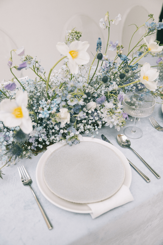 Frosty Blue Modern Seattle Wedding Inspiration – Kelly Kang – Bridal Musings 11