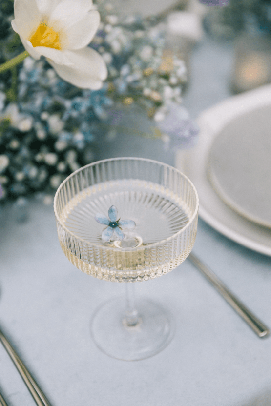 Frosty Blue Modern Seattle Wedding Inspiration – Kelly Kang – Bridal Musings 36