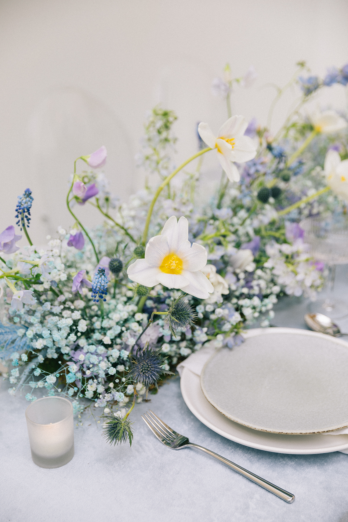 Frosty Blue Modern Seattle Wedding Inspiration – Kelly Kang – Bridal Musings 6