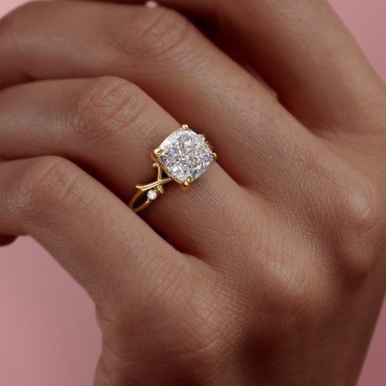 Moissanite vs Diamonds – Why We Love Moissanite Engagement Rings – Flawless Moissanite – Bridal Musings 6