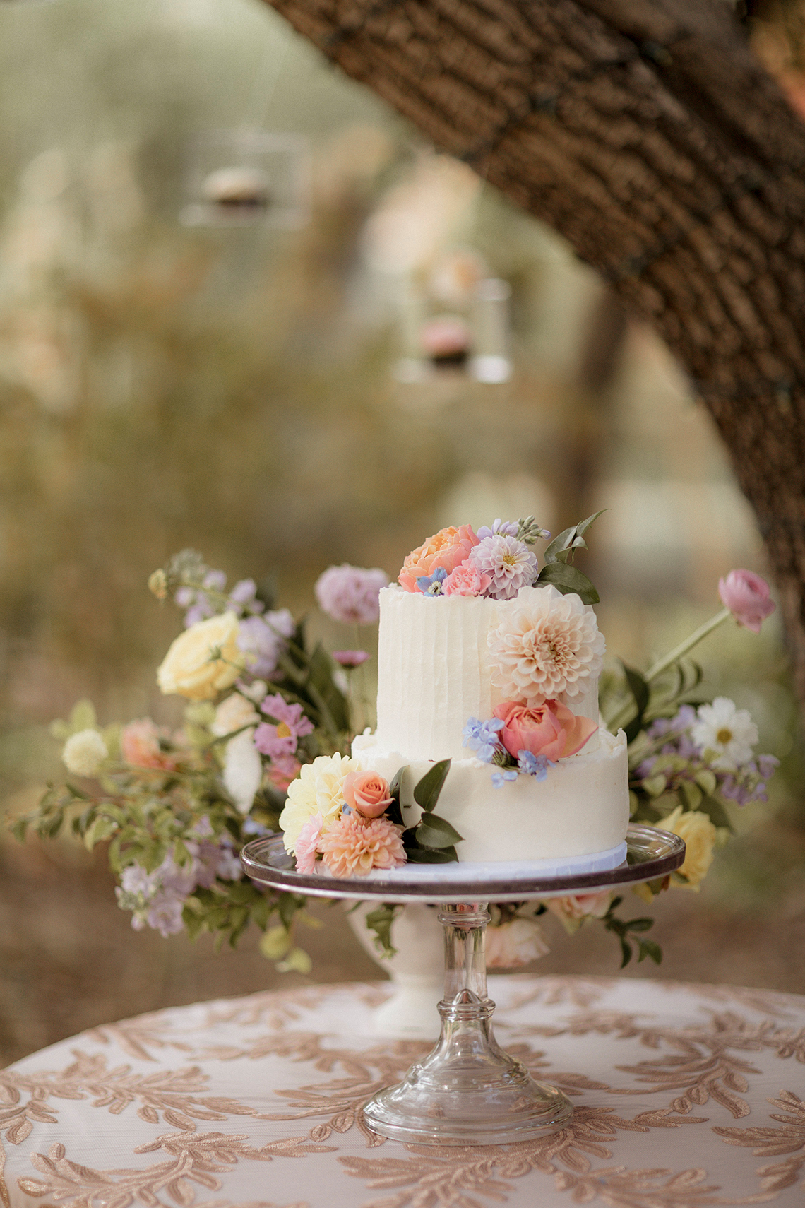 Pastel Wedding Inspiration With Pressed Florals and Lucite Details – Kandace Photography – Filoli Gardens – Bridal Musings 14