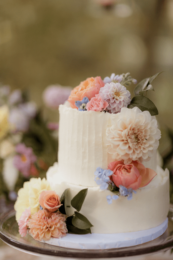 Inspiración para bodas en colores pastel con flores prensadas y acentos de Lucite - Foto de Kandace - Filoli Gardens - Wedding Reflections 15