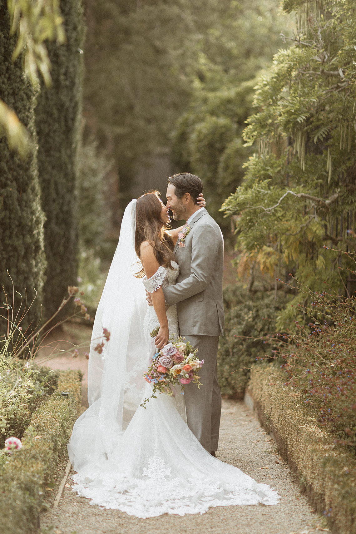 Pastel Wedding Inspiration With Pressed Florals and Lucite Details – Kandace Photography – Filoli Gardens – Bridal Musings 24