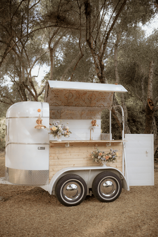 Inspiración para bodas en colores pastel con flores prensadas y detalles de Lucite - Foto de Kandace - Filoli Gardens - Wedding Reflections 8