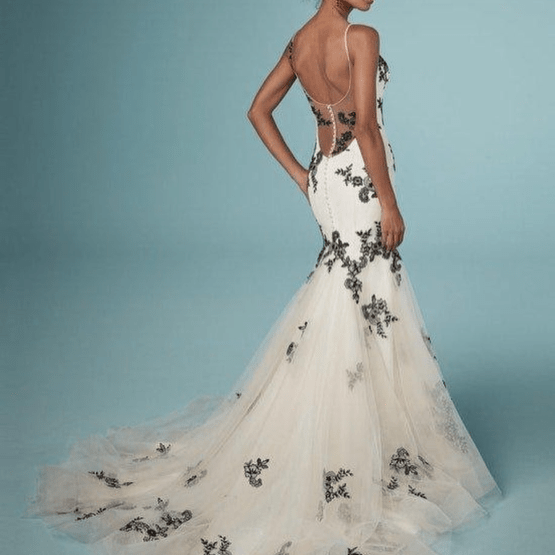 Everything You Need to Know About Sample Sale Wedding Dresses – Bridal Musings – EWedded 3